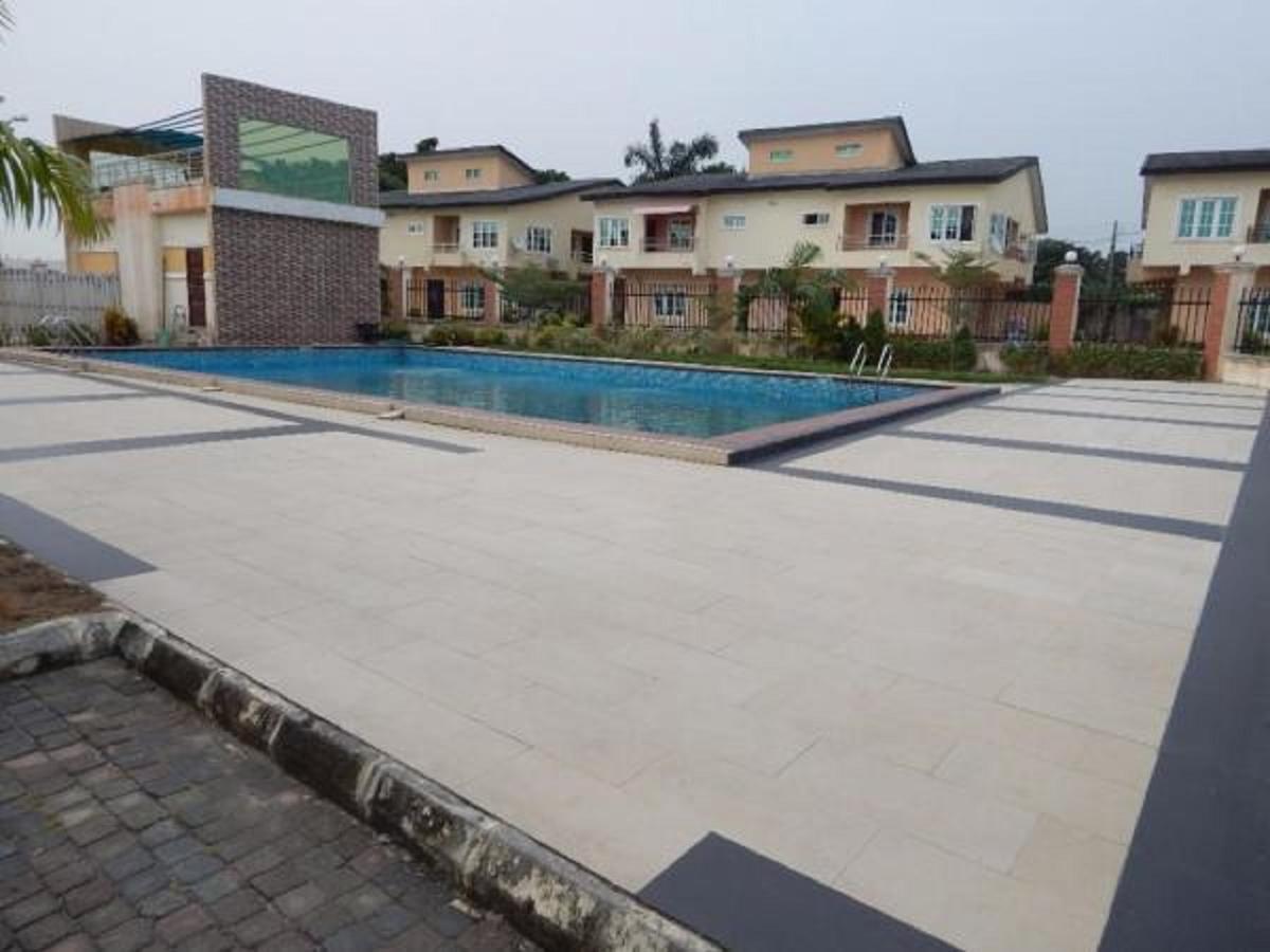 Petola Radiant 1 Bedroom Apartment Lagos Exterior photo